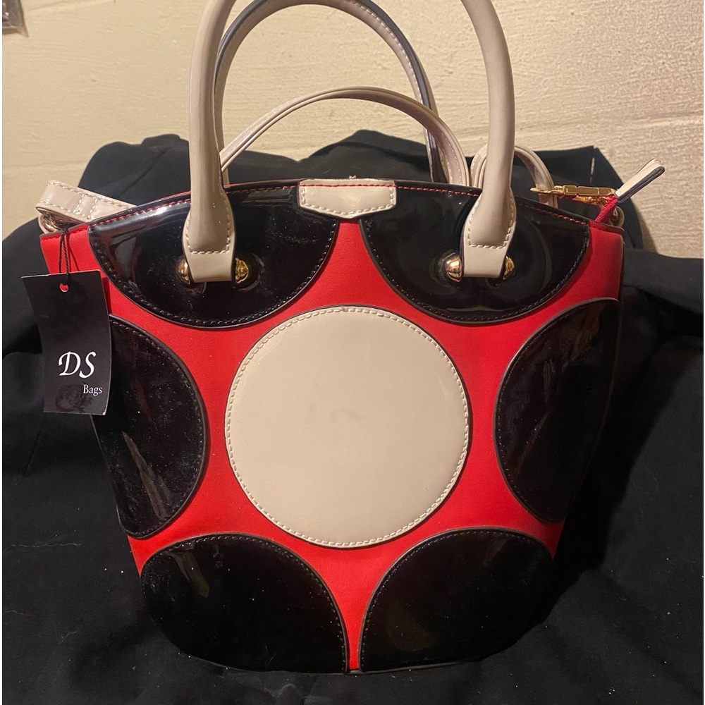 DS Bags Excellent Condition, Unique , eye catching bag